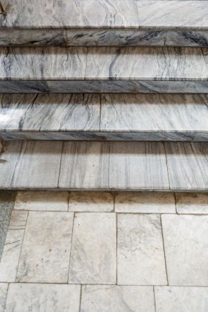 Marble-staircase171213152456